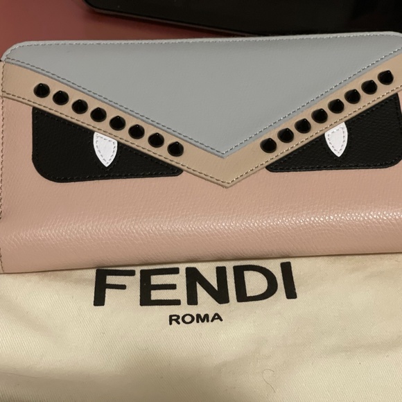 Fendi zip-around leather wallet 「new」 - Picture 1 of 2